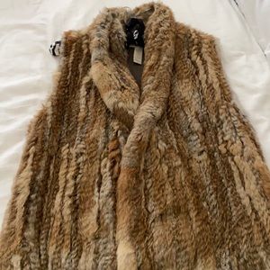 Medium fur vest. Rabbit and merino wool.